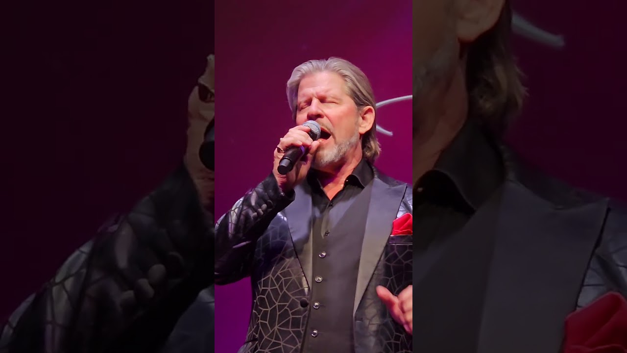 Bucky Heard dedicated this song to Bill Medley (Righteous Brothers) who was in the audience awesome!