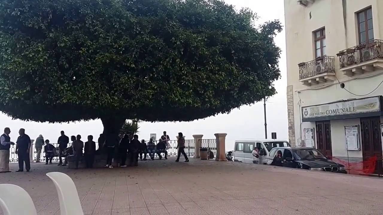 Live Italian music at Comune di Giardini, Messina