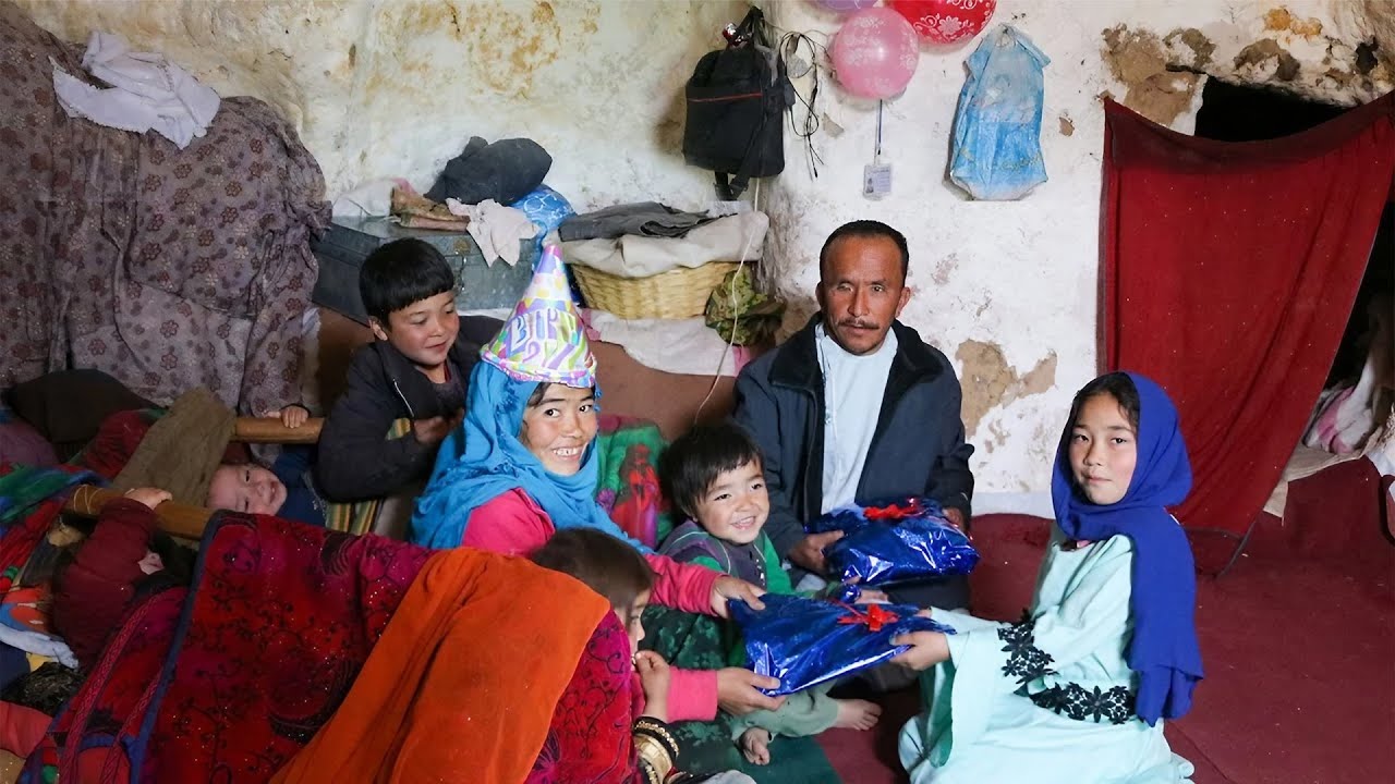 Surprising Twin Children Mom in a Cave: Traditional Gifts and Recipe | Village Life Afghanistan