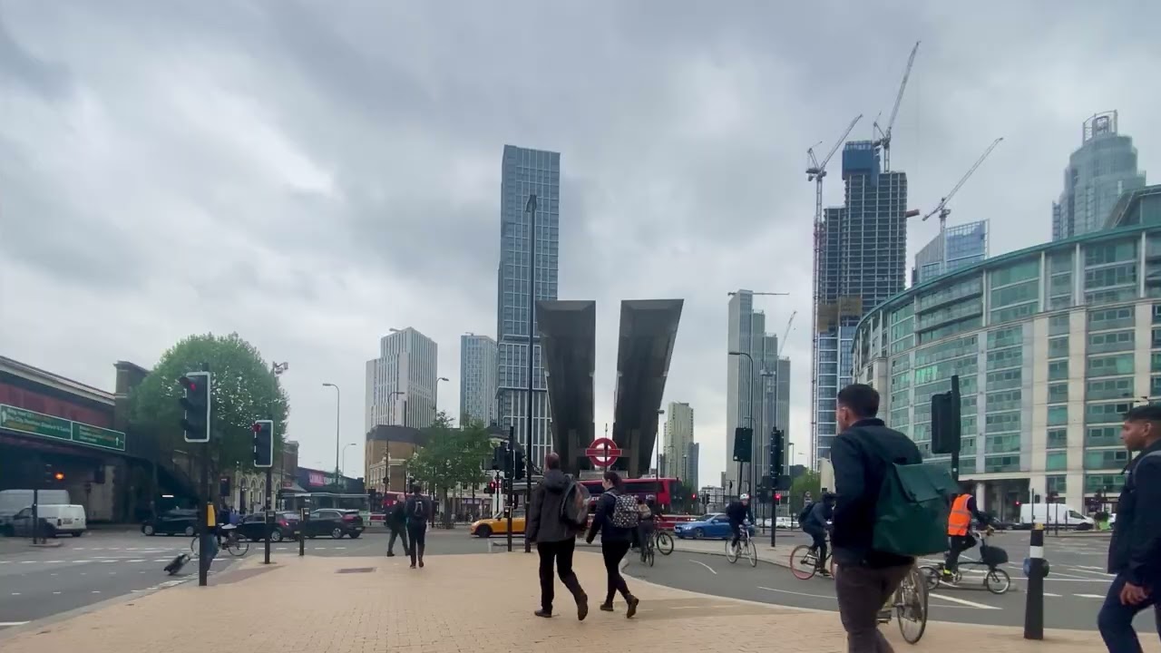 Vauxhall Cross: 7 Minutes of London's Unstoppable Pulse (Time-Lapse)