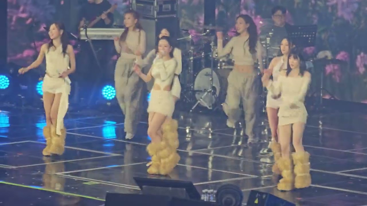 20260222 〈The Origin : APINK〉 - Love Me More