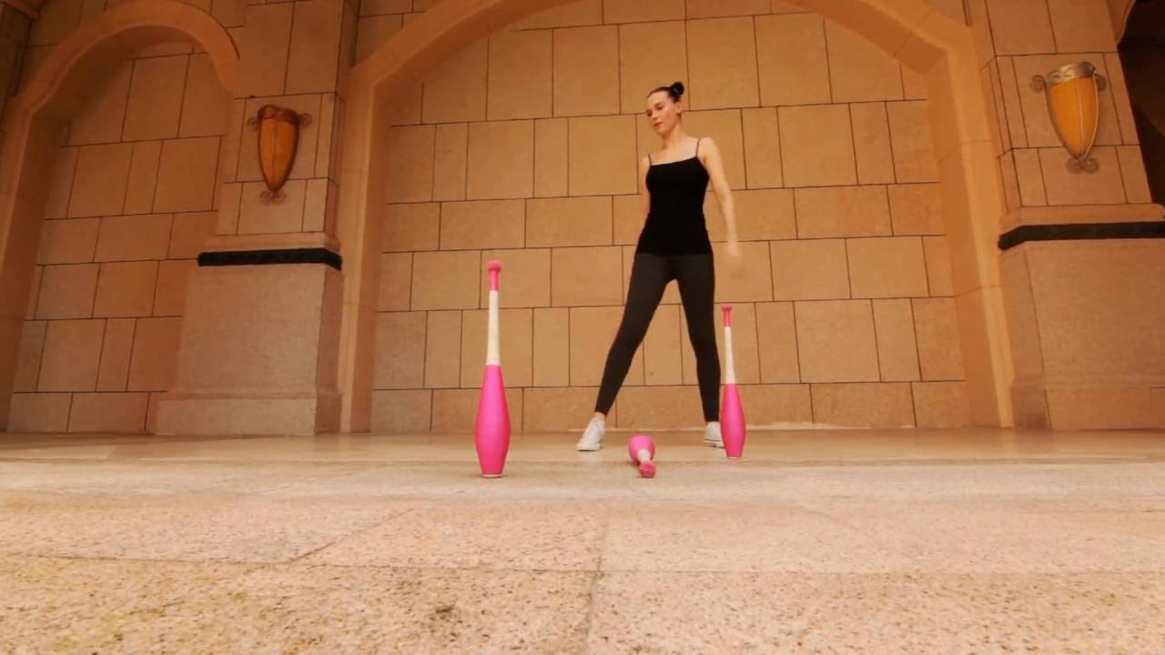Solo juggling