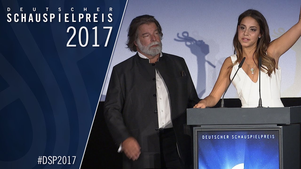 Die Preisträgerin in der Kategorie NACHWUCHS: Almila Bagriacik