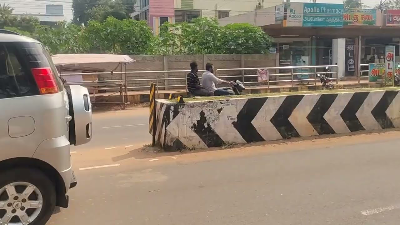 PER SQ.FT 3250 AREA 1500 RESIDENTIAL PLOT SALE THANJAVUR IN EB COLONY BUS STOP BEFORE CUT ROAD 400/M