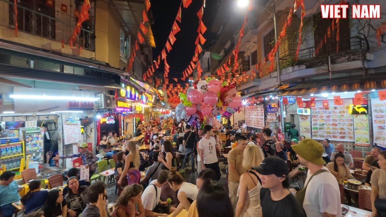 Ta Hien Beer Street Hanoi &ndash; The Wildest Nightlife Corner in Vietnam