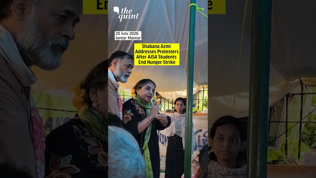 Shabana Azmi at Jantar Mantar After AISA Students Ended Their 23-Day Hunger Strike | The Quint