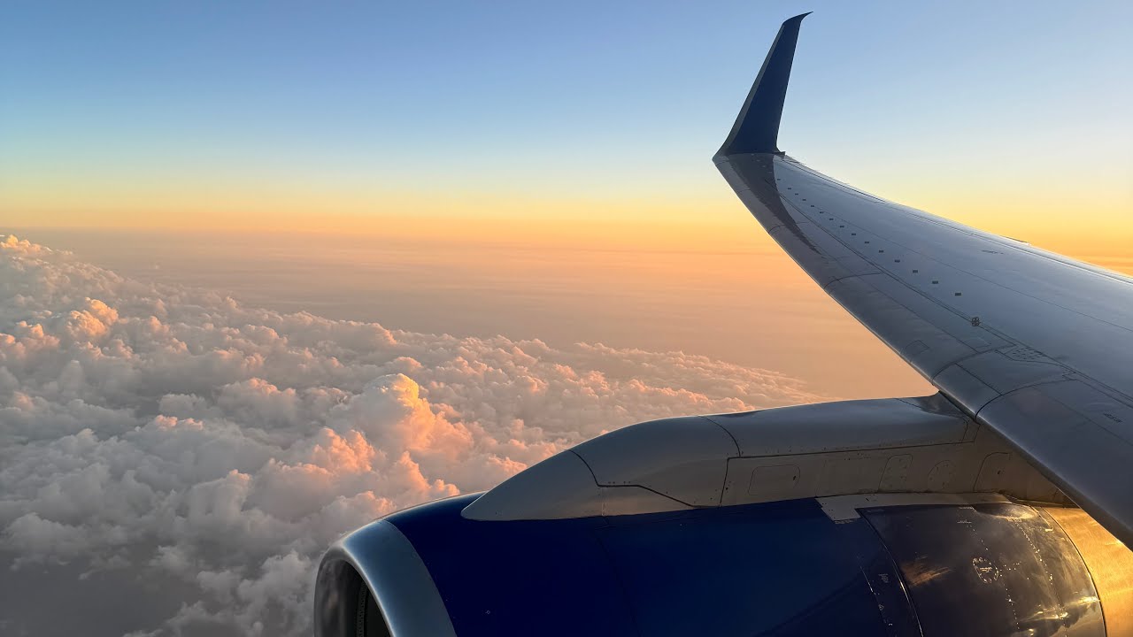 4K | United Airlines Boeing 757-200 Hazy Sunset Landing at Washington Dulles