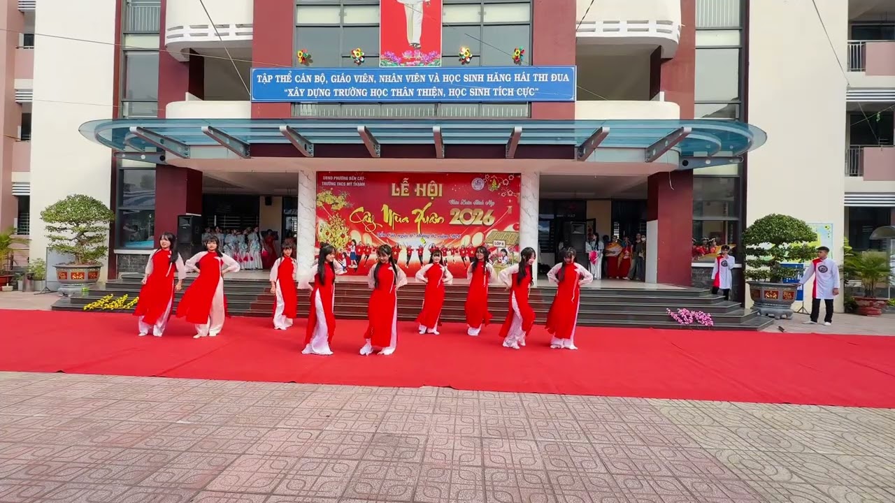 MASHUP CÁI TẾT GIÀU - MỘT NĂM MỚI BÌNH AN - NHƯ HOA MÙA XUÂN 8A15