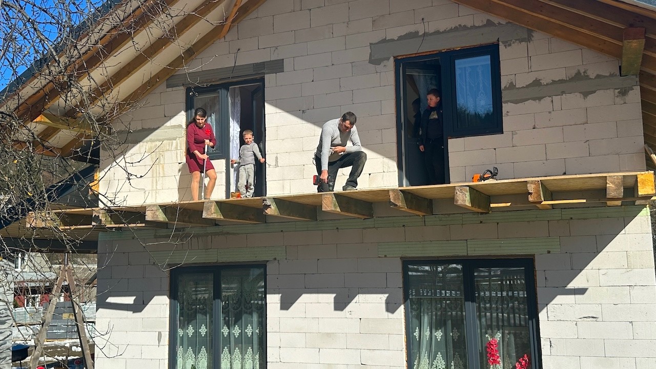 Baking Bread & Building a Home in a Carpathian Village 🏔️ Family Life