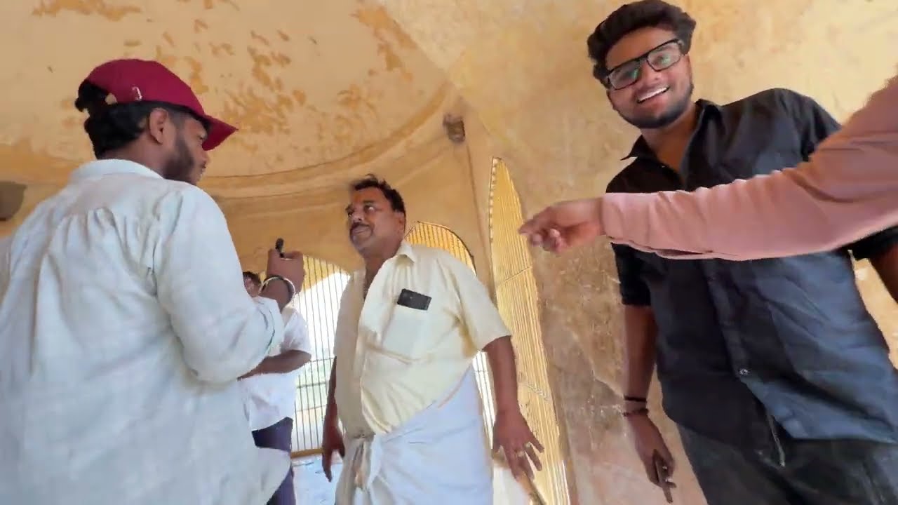 ಗುಂಬಜ್ ಗತ್ತು, ಗೆಳೆಯರ ಹೊತ್ತು // @yoursun04 // golgubaza with friends with funny questions//1mm please