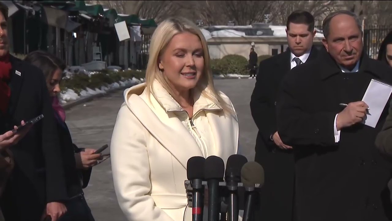 FULL GAGGLE: Каролина Ливитт обсуждает визит президента Колумбии, тарифы и национализацию выборов.