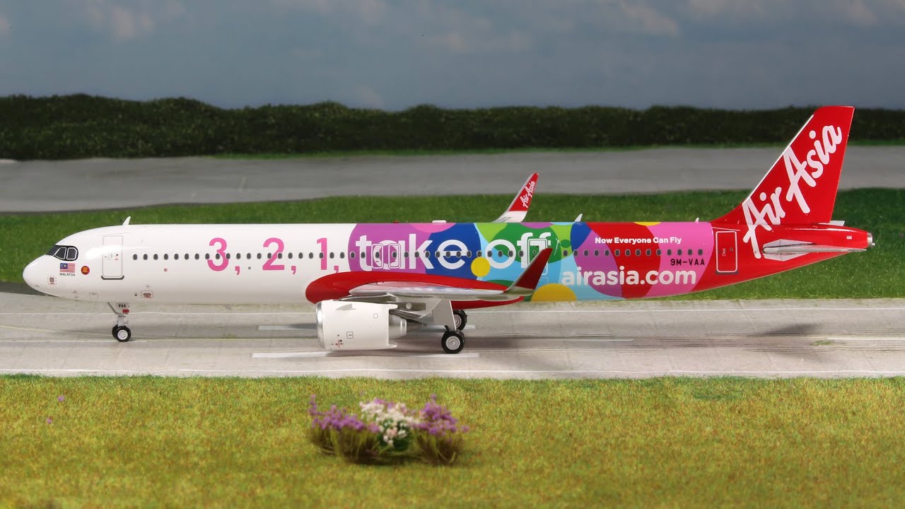 Unboxing AirAsia 3, 2, 1, take off