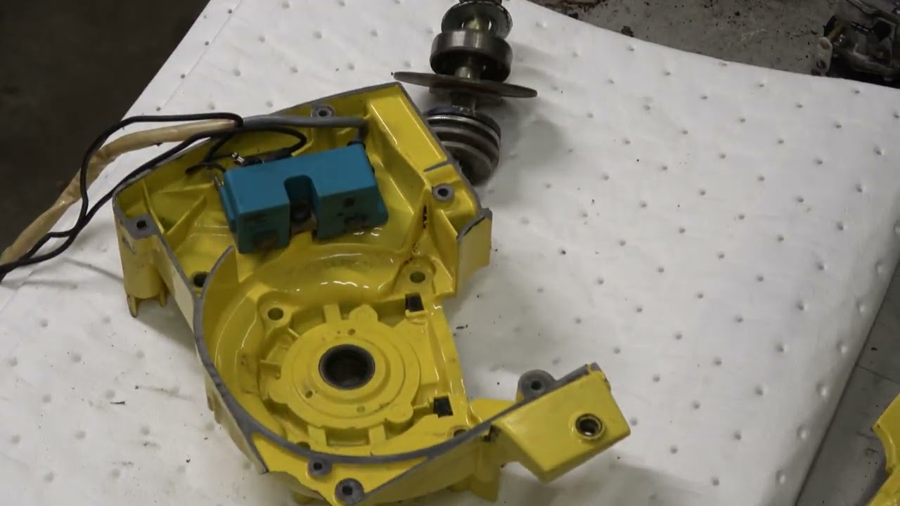John Deere 550CS Crankshaft Bearing, Wrist Pin Bearing, Piston & Cylinder Replacement!