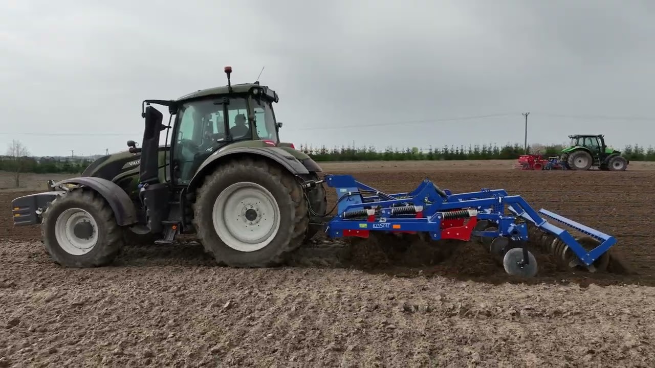 AGB 300 Agregat Bezorkowy.  Ciągniki : Valtra, Deutz Fahr