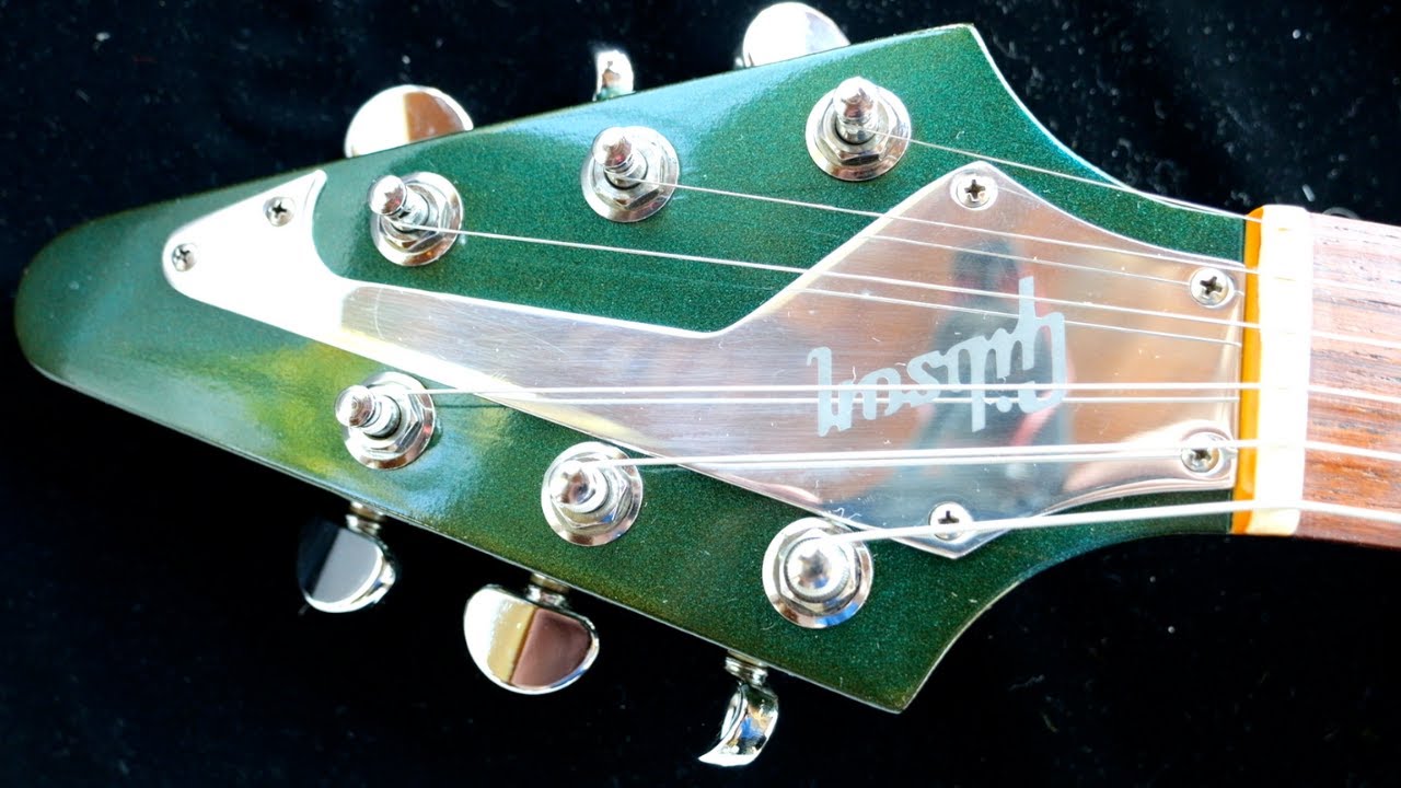 Я думал, что нашёл свой цвет, но правда &mdash; отвратительна! | Gibson Flying V, 2002, сатиновый металлик