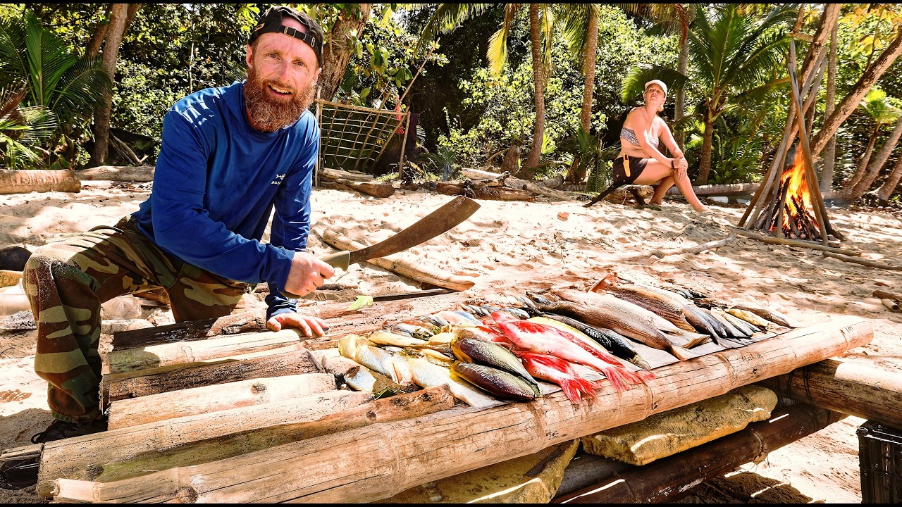 9-Days Surviving on a Deserted Island (NO food, Water, Shelter) - Fish, Forage, Trap