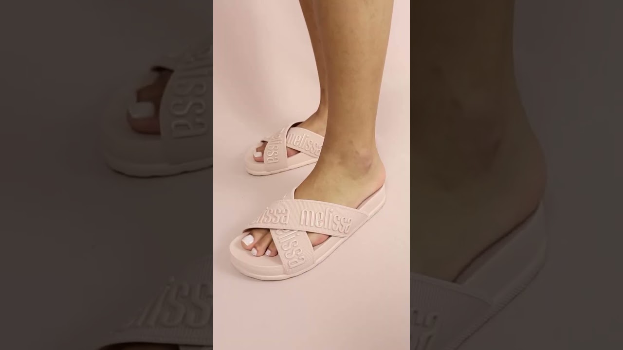 Comfort, style and practicality in every step #melissa