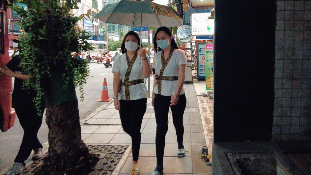 【🇹🇭4K】Walk on Sukhumvit Thonglor Road at Nightfall | Bangkok City Ambiance