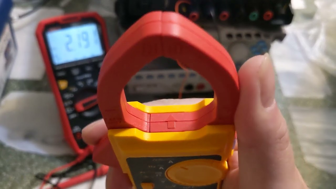 [比較] Hioki vs Fluke 直流電流 螢幕顯示差異 / 勾表實際應用 / Hioki 3288 / Fluke 301D
