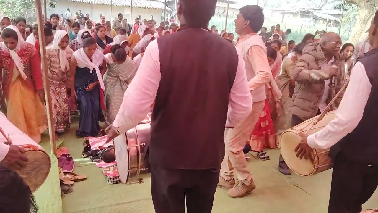 स्वर्ग का छोटा बालक उजियाला देता उजाला देता है