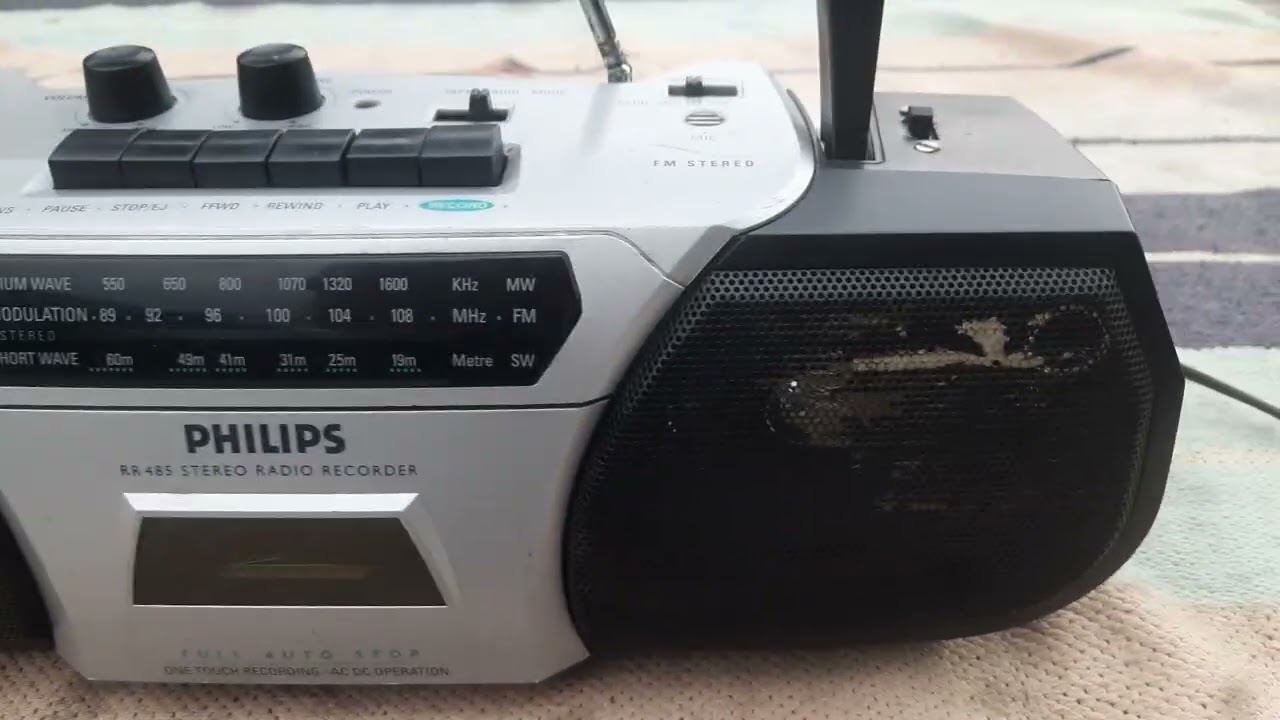 Philips model RR 485 tap radio Bluetooth connect