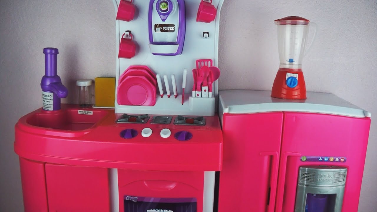 LIMPANDO E ARRUMANDO MINHA COZINHA DE BRINQUEDO