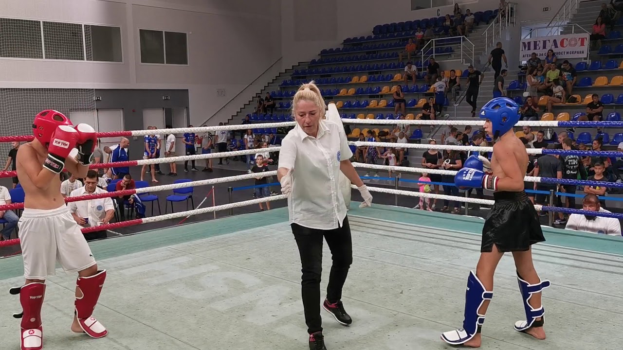 Кик бокс Шумен деца до 45кг. полуфинал