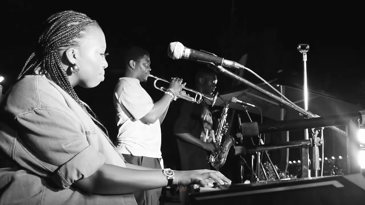 Lindi Nongeloi | Live @ Black Labone / State Theatre