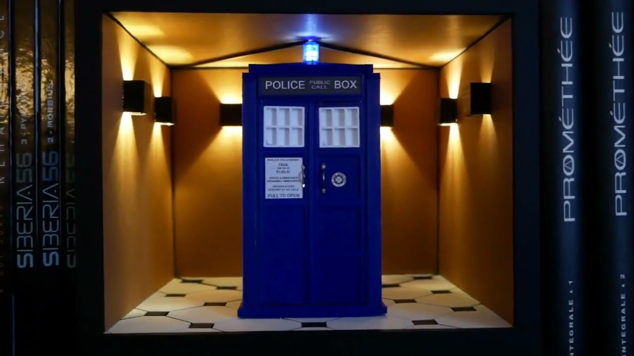 Book nook Tardis 2