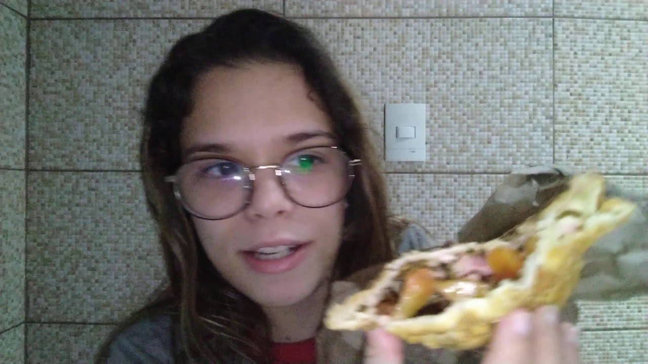 ASMR Eating- Comendo um Pastel
