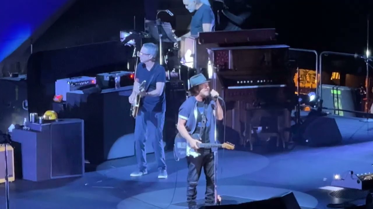 Pearl Jam - Pittsburgh - 2025-05-16 - Sleight of Hand - Severed Hand