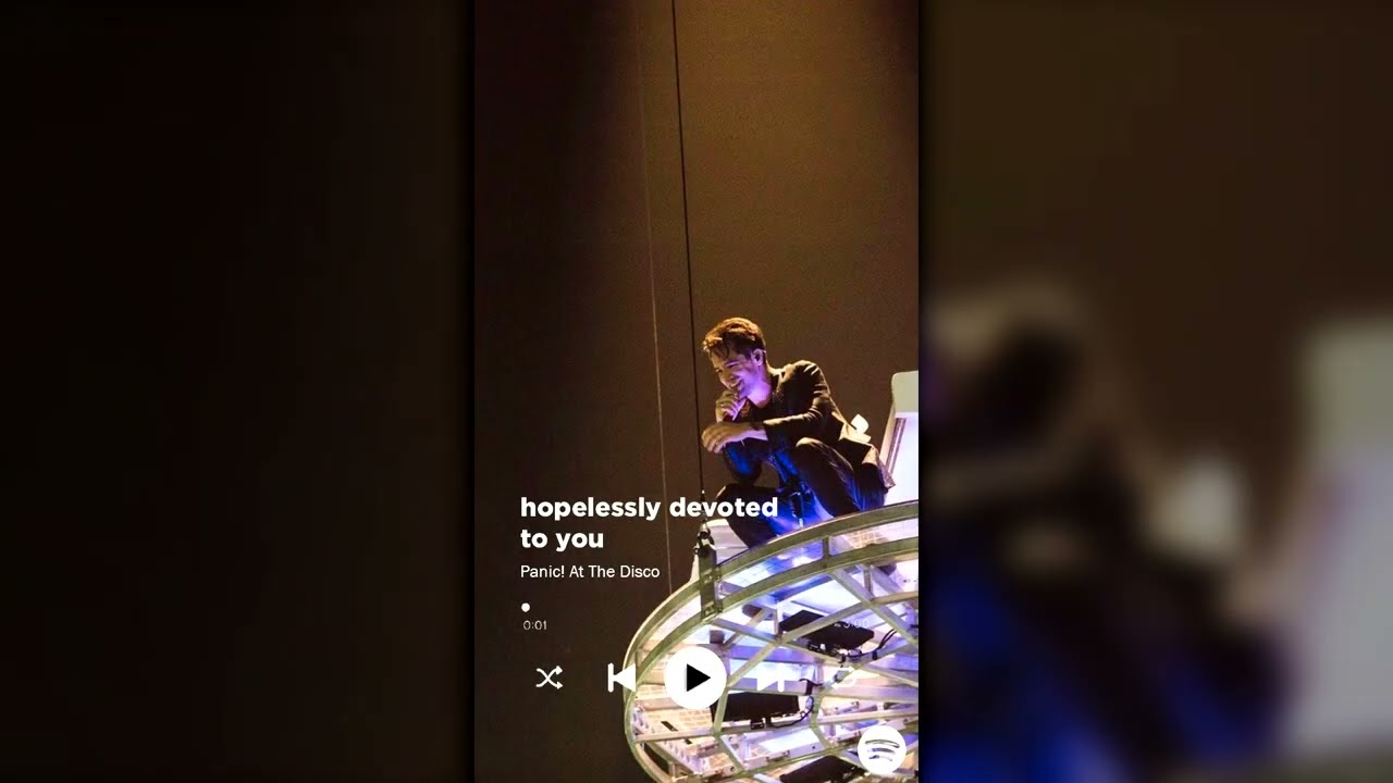 hopelessly devoted to you  (Brendon Urie AI Cover)