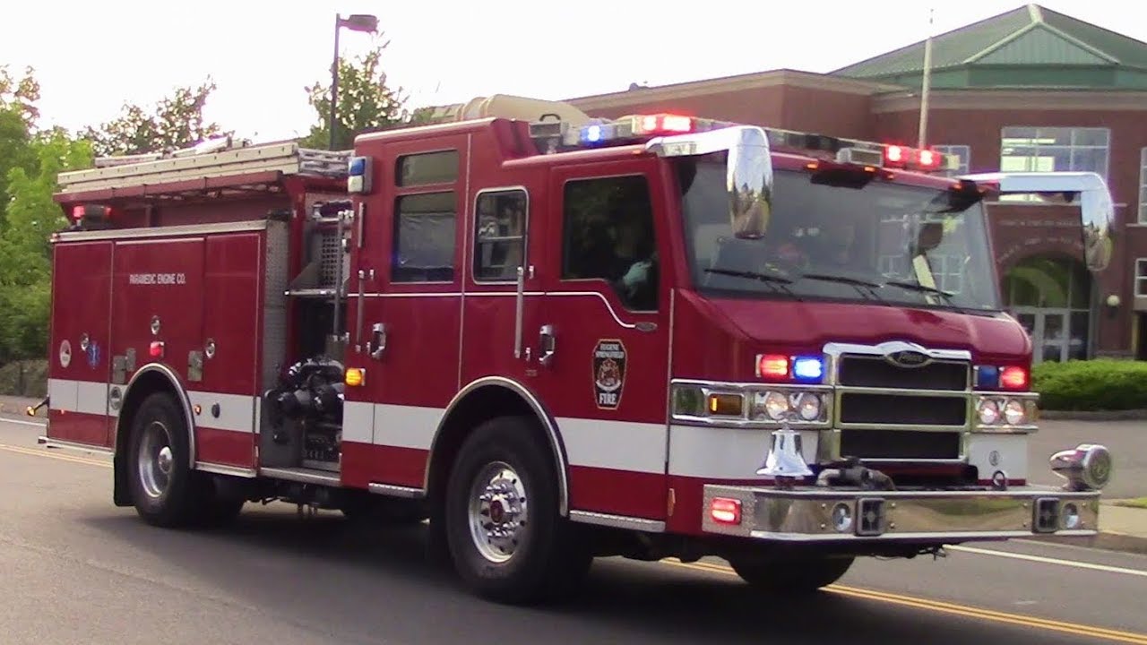 Eugene-Springfield Fire Dept. Engine 2 & Medic 2 Responding