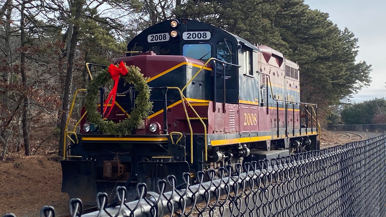 MC #2008 arrives in Yarmouth with 5 empties on New Years Eve 12-31-2025