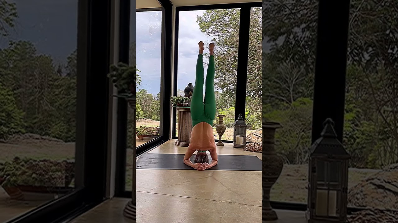 Dicas para construir a invertida sobre a cabe&ccedil;a: varia&ccedil;&otilde;es de pernas