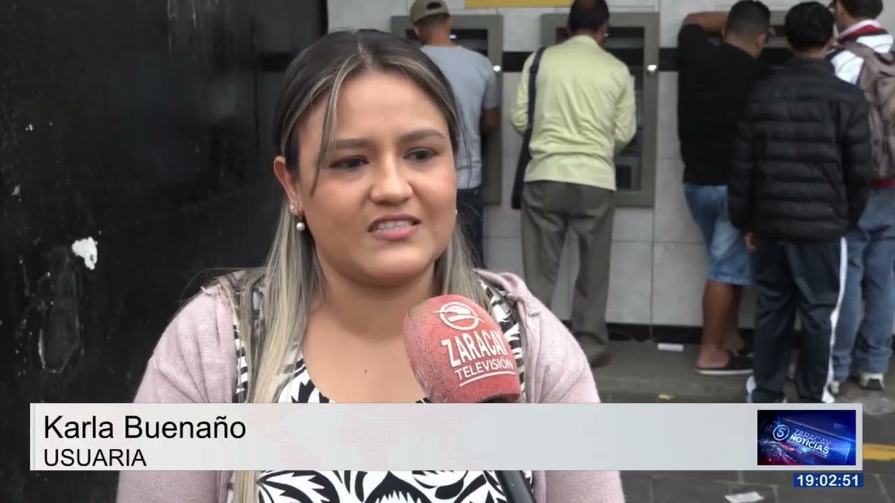 LA REGI&Oacute;N - USUARIOS DEL BANCO PICHINCHA SE QUEJARON POR LAS FALLAS EN EL SISTEMA