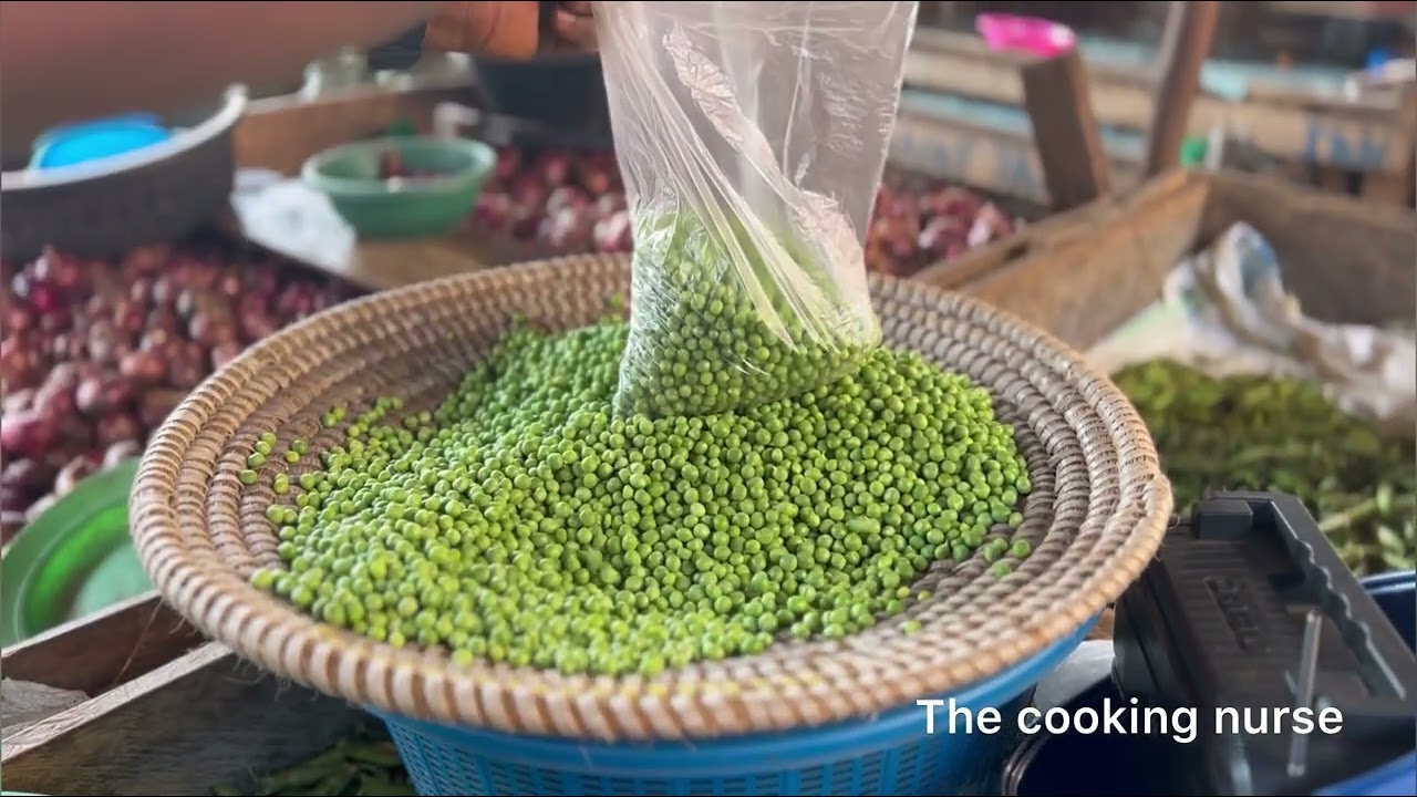 Let&rsquo;s go grocery shopping in one of uganda&rsquo;s biggest local and fresh food market #nakawamarket