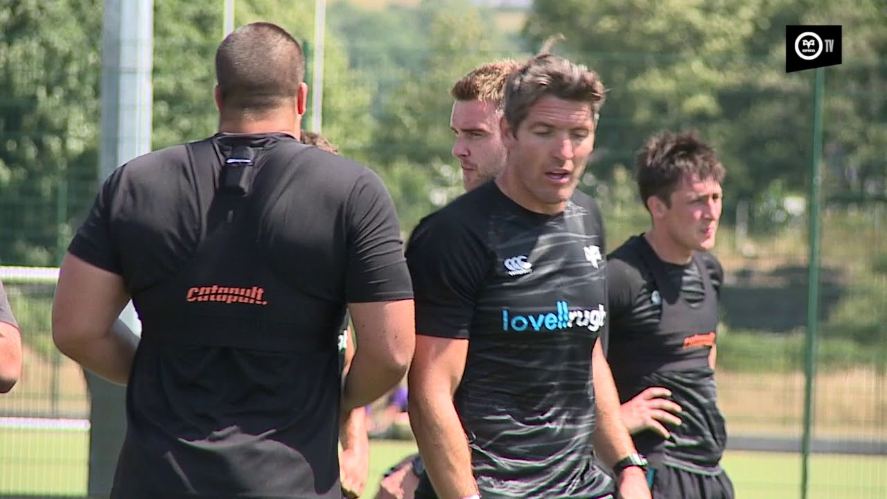 Ospreys TV:  Ospreys Training at Coleg Cymunedol Y Dderwen
