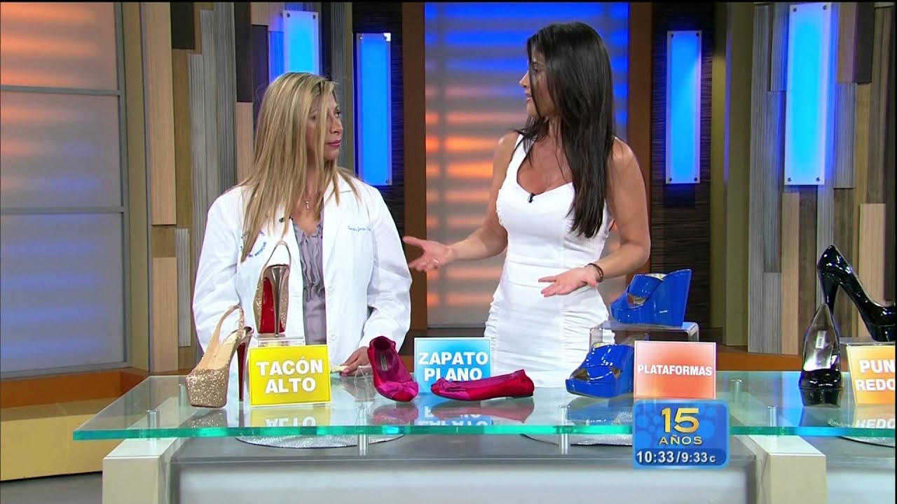 Chiquinquirá Delgado 2012/07/02 ¡Despierta América! HD: White dress, feet