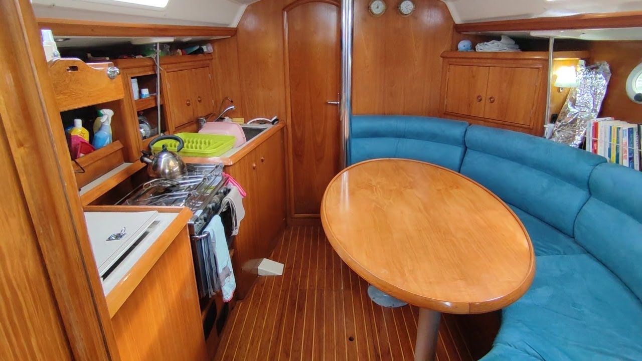 OUR REVIEW OF THE SUN ODYSSEY 34.2 SAILING YACHT
