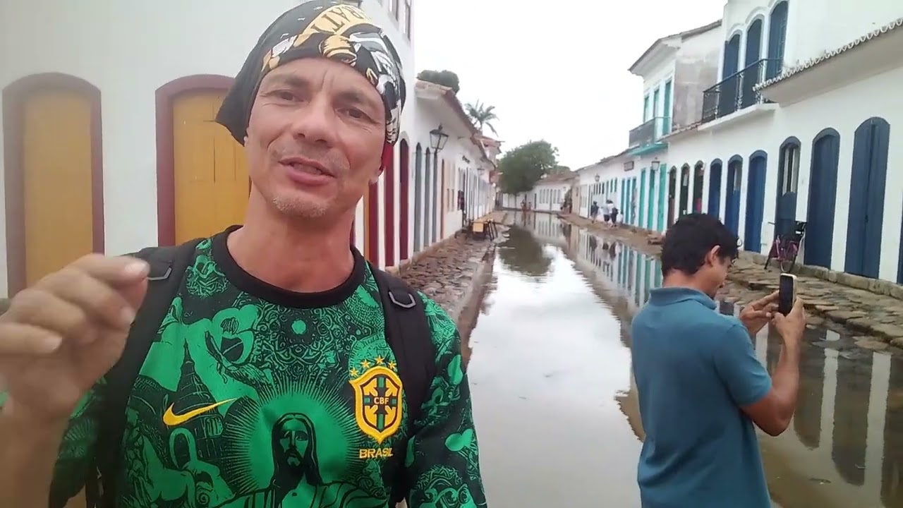 Curiosities at Paraty (in a day when streets were full of water), too much histories you will love.