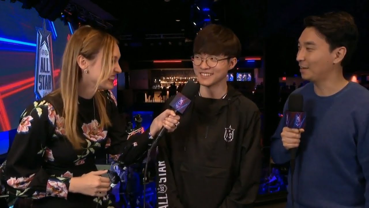 Faker on Sneaky and Bang Xayah Cosplay | Faker Cosplay Maybe?