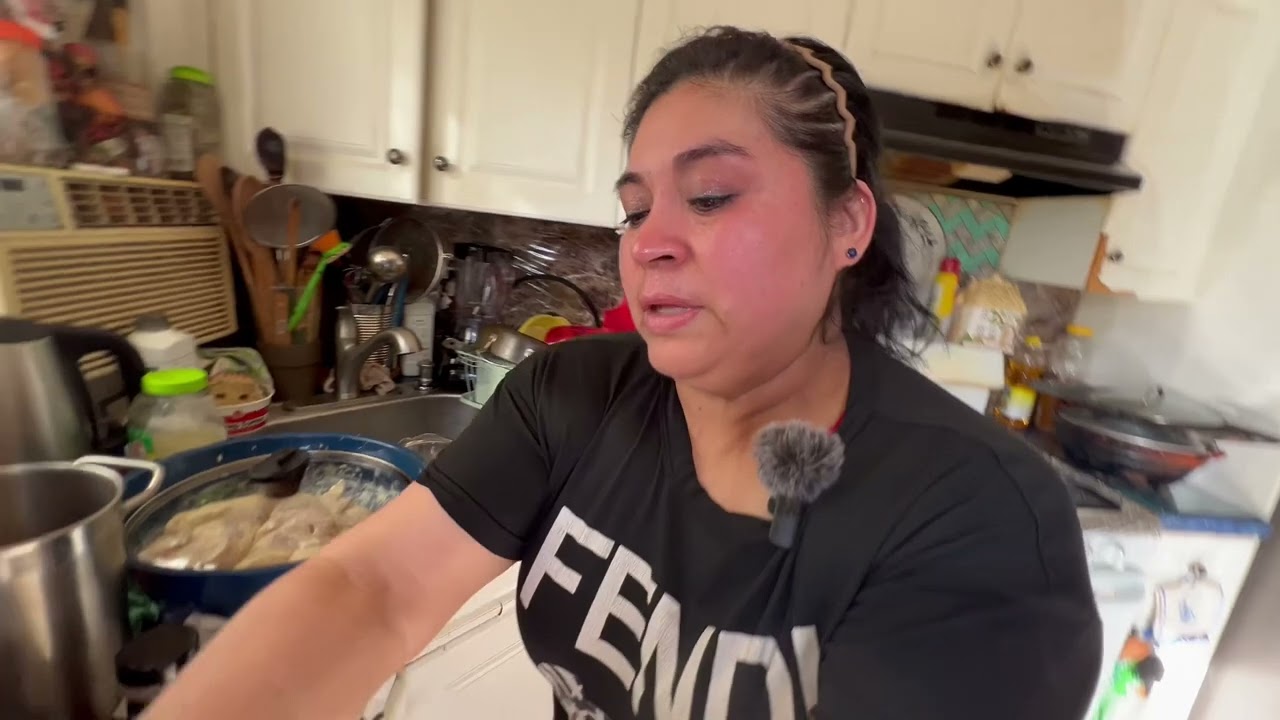 Cómo cocinar unas ricas chuletas de puerco y una rica salsa de chile huajillo acompáñenme
