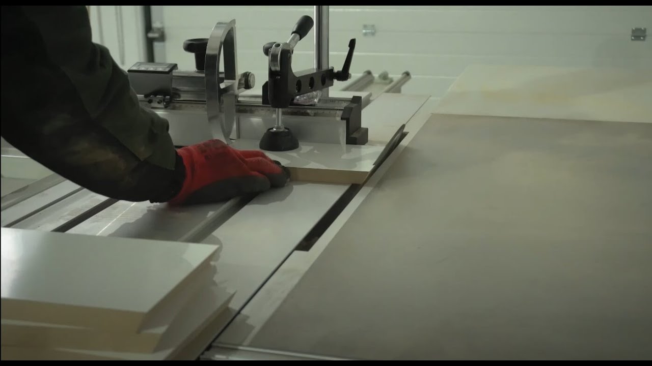 Tăiere exactă la unghi cu circularele de formatizat Wood IQ