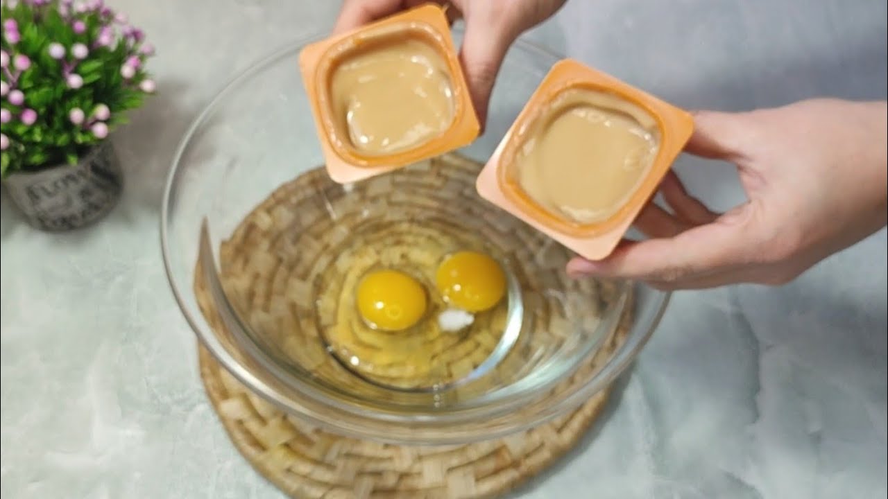 موسكوتشو (كيك) بذوق الكاراميل في 5 دقائق القياس بعلبة الياغورت متكثري عليك لماعن متوسخي الحالة