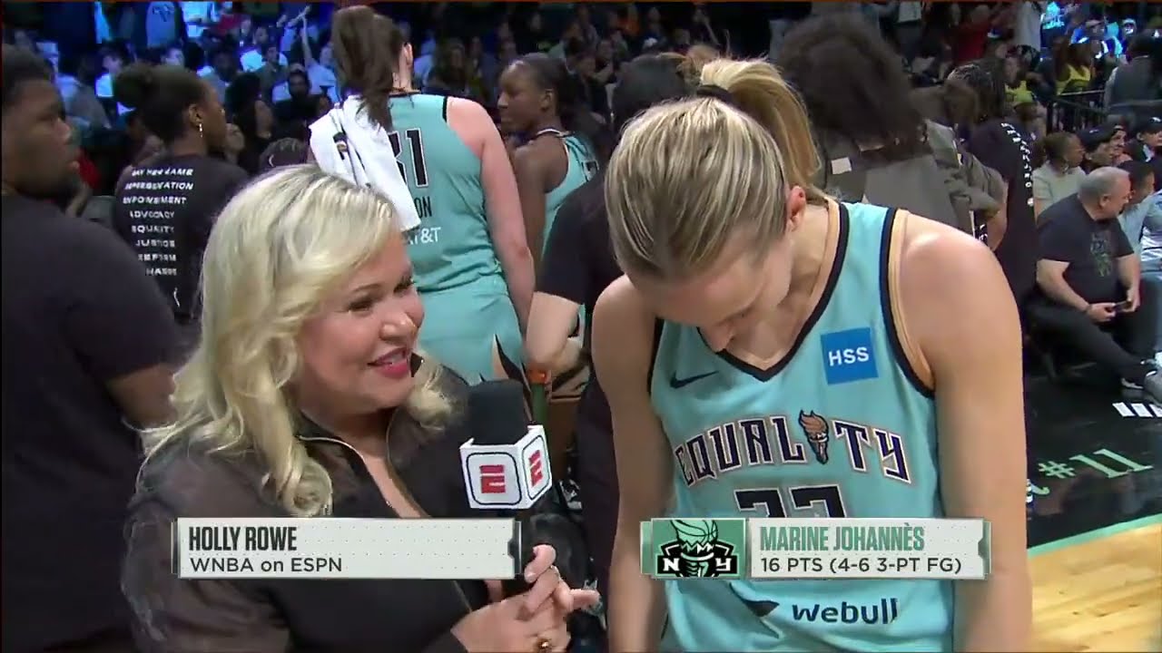 Holly Rowe does it all, including an interview in French 😤