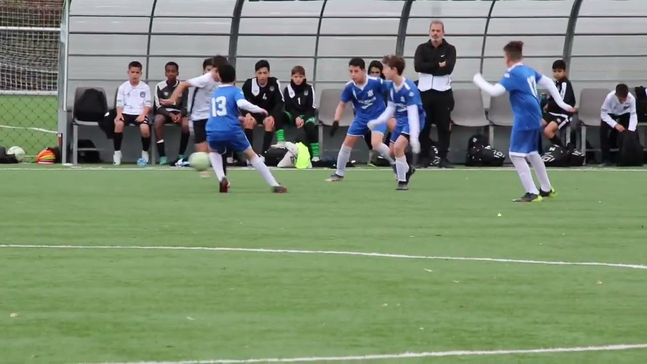 מתן קייקוב (מס׳ 16 בלבן מכבי רחובות) בניצחון על גבעת שמואל