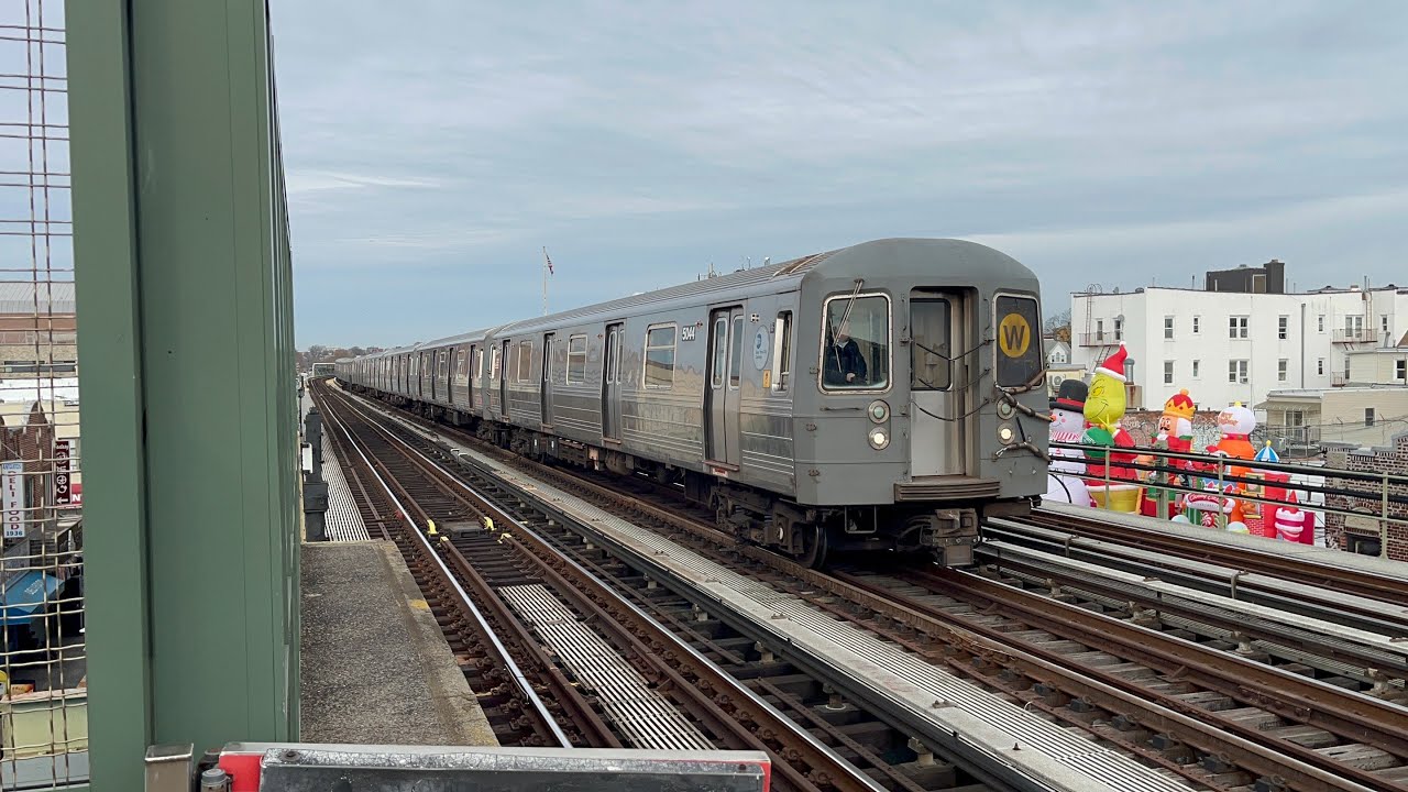 BMT West End Line: (D) Local and (W) Express Trains @ 20th Avenue (R42, R46, R68, R68A)