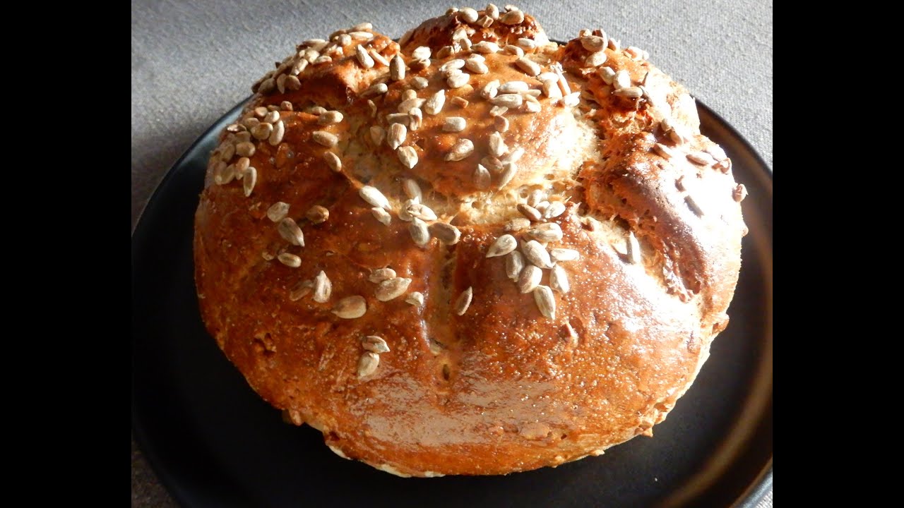 Brot mit Sonnenblumenkernen