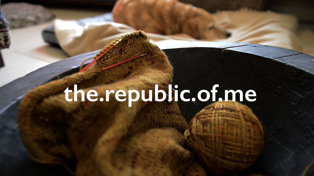 Monthly challenge and playing with yarn / the republic of me